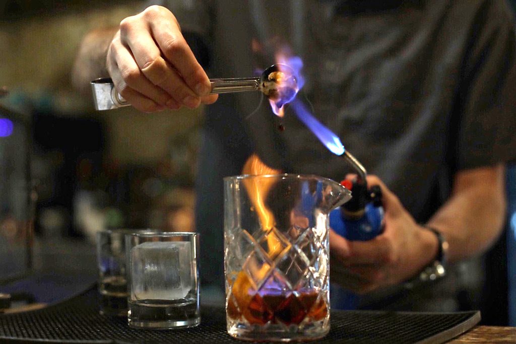 Pop-Up Bar At Discovery Place ‘Fishbowl’ Promotes Adult Socializing This Summer