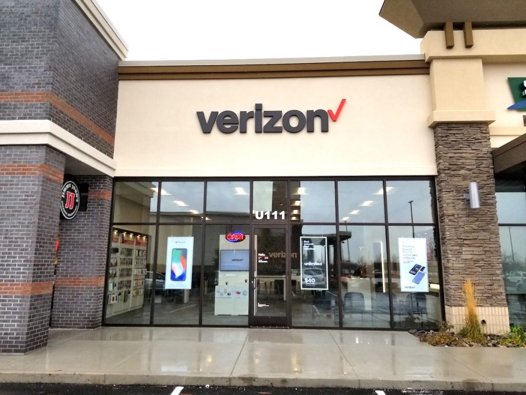 New Verizon Store Opens on Independence Blvd. Near Idlewild Intersection in Charlotte
